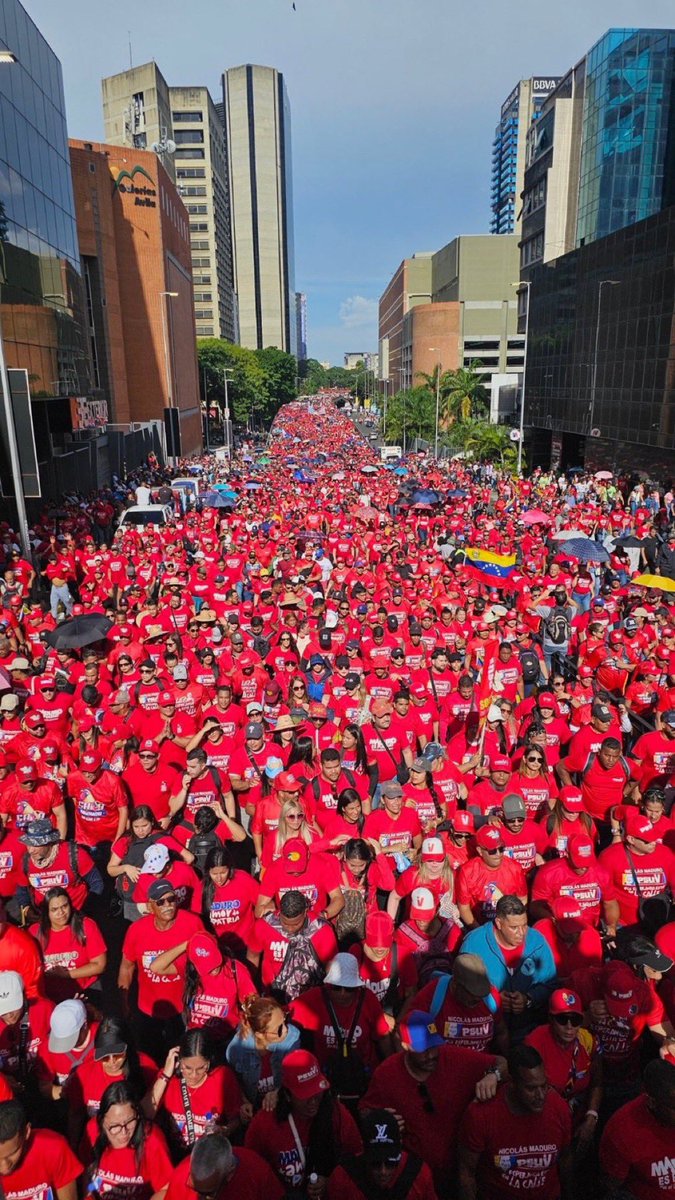 Balance de hoy 3 de agosto en #Venezuela 

➡️ Chavismo en la calle
➡️ Triunfo de <a href="/NicolasMaduro/">Nicolás Maduro</a> 
➡️ Comanditos del terror derrotados
➡️ Victoria de la paz 
➡️ Los fascistas no volverán