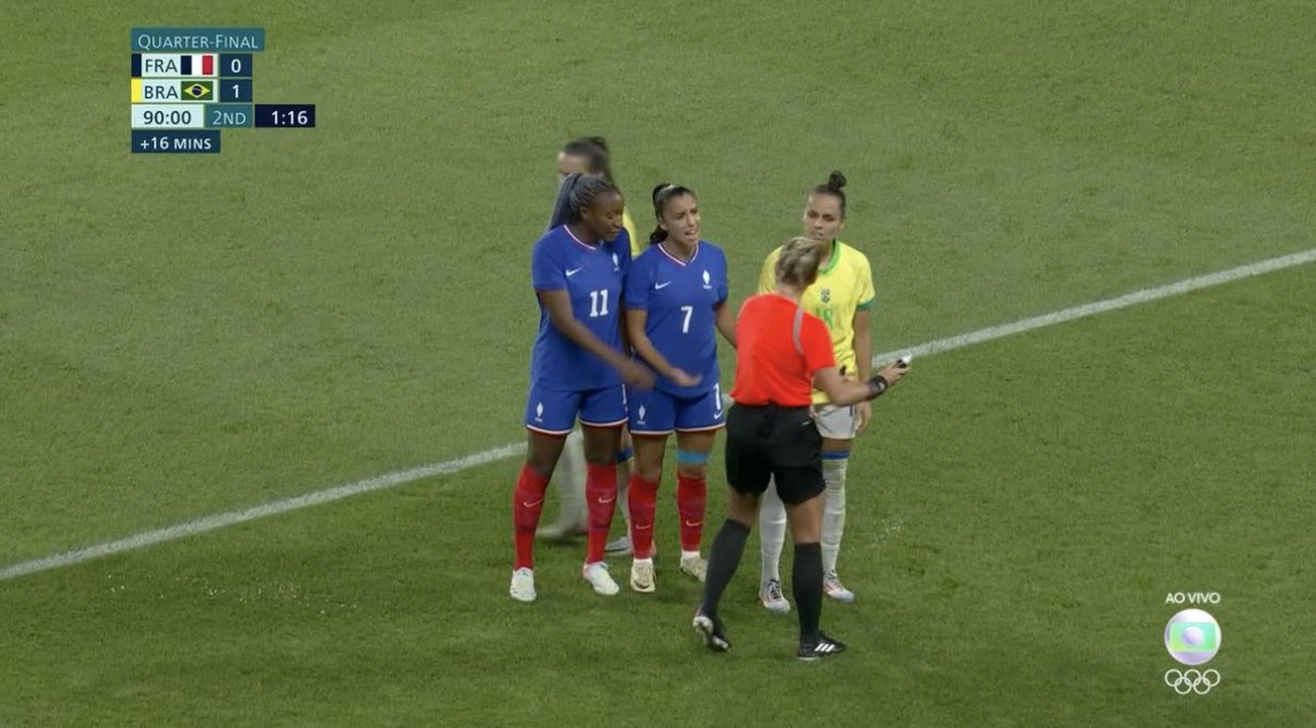 16 minutos de acréscimo para França 0x1 Brasil.

📸 Reprodução/Globo