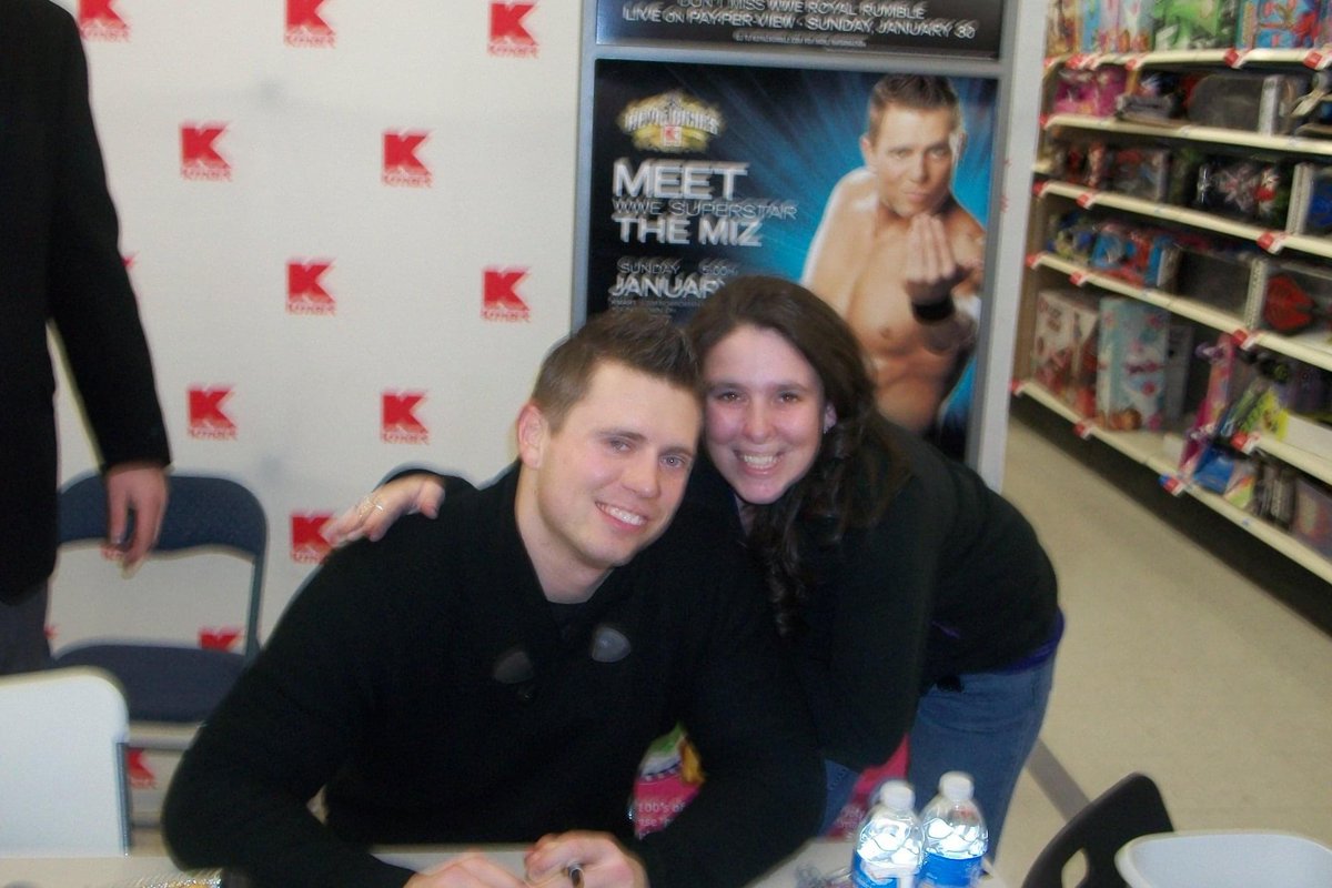 jennylynncox's tweet photo. @mikethemiz @mikethemiz My son and I are your biggest fans ! My husband surprised us tonight. Please come see us in SECTION 17 “DAWG POUND” and get us closer to the action 🤣🥰🤌🏻@SummerSlam @WWE @Browns https://t.co/SZkEI88QXh