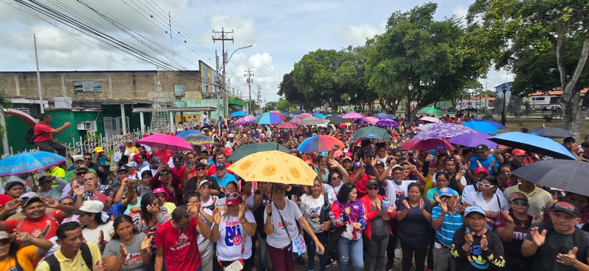 DanielMonteve16's tweet photo. #JustoAhora El Pueblo Bolivariano y Chavista del Municipio Cedeño, salió en Defensa de la Revolución Bolivariana y de nuestro Presidente Reelecto @NicolasMaduro 
#LaEsperanzaEstaEnLaCalle https://t.co/4fF2wnCLb2