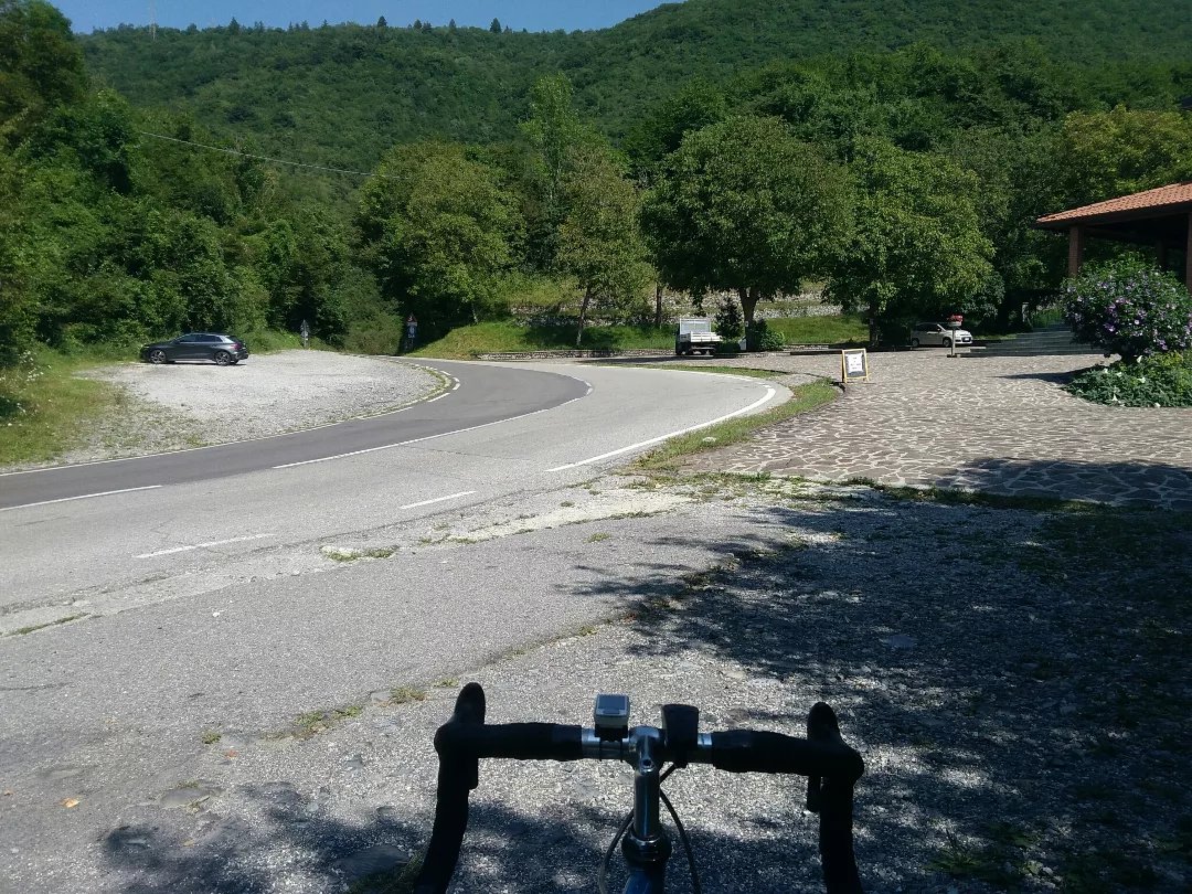 korsivobike's tweet photo. #vallerossa con un gran caldo sulla testa e sui pedali spingere #cene #bianzano #lagodiendine #cyclinglife #cycling #ciocc #steelvintagebikes #bicycle #bicyclelife #bicicletta #bicycles #bici #biciacciaio #senzabicinonsostare #bikelife #cyclinglife #bike #bikephoto #inlombardia https://t.co/wv8lcONMWY