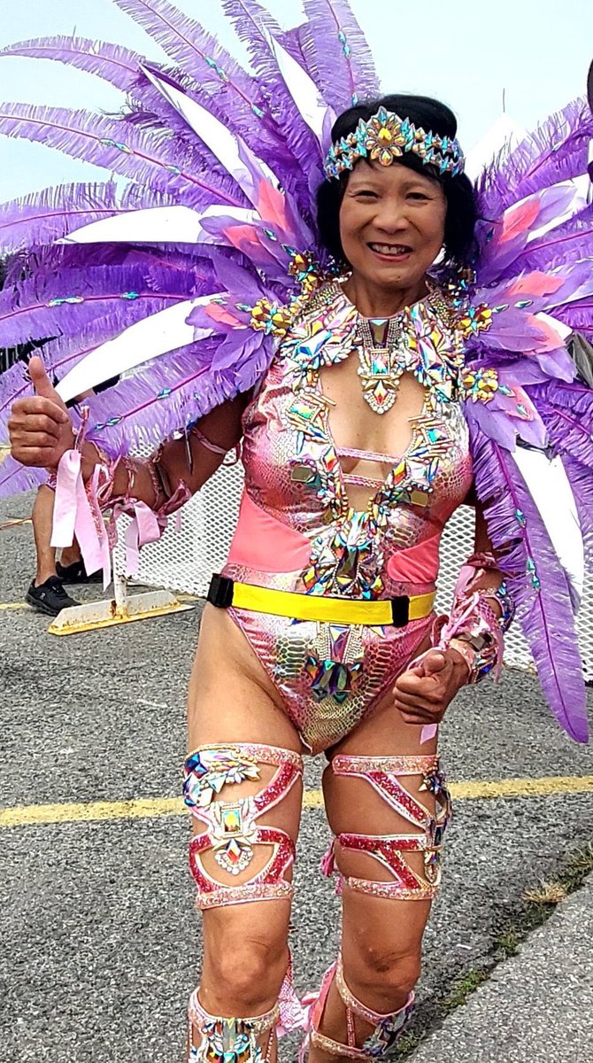 🇨🇦

This is the Mayor of Toronto Olivia Chow. 

She wouldn’t attend the Walk With Israel march to show solidarity with Jews in the wake of antisemitic attacks because she claimed it was too ‘controversial.’ 

But she was happy to dress like this and attend a carnival.