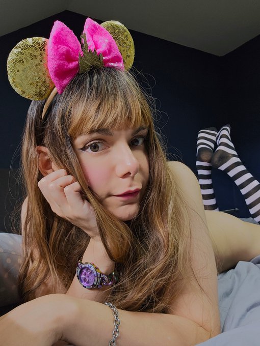 My boobs are growing and so is my need for cock... Can I suck your dick while you watch netflix? https://t