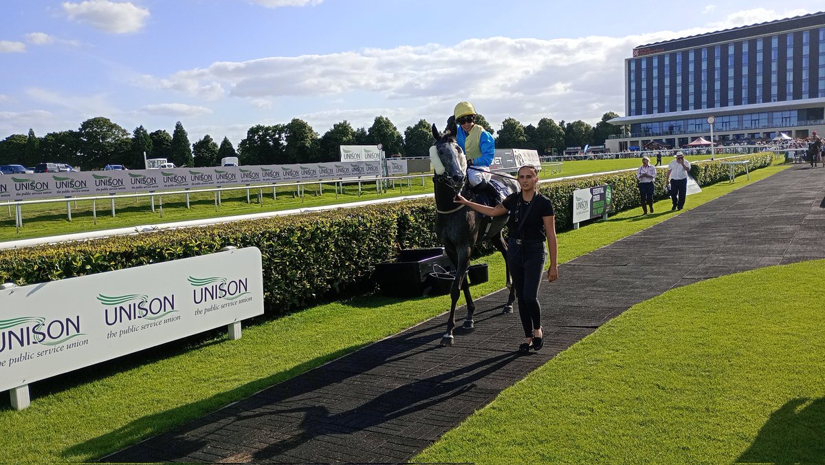 DGerrard1314's tweet photo. Great to finally meet @JohnWathenBerry @DoncasterRaces and see the lovely #flying star run ridden by the excellent @FMcmanoman . Excellent day at the races. See you all again soon! https://t.co/sIit2YJ6fT