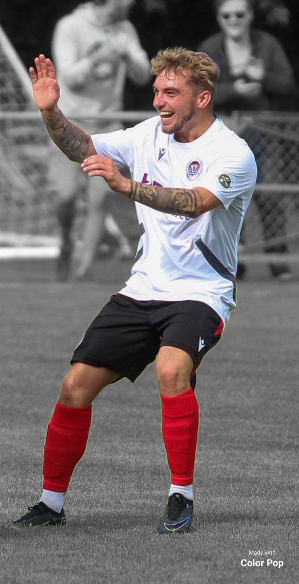 horshamymfc's tweet photo. Welcome home after a long hard rd to a club favourite Callum Jeal https://t.co/IyVvhmb9mi