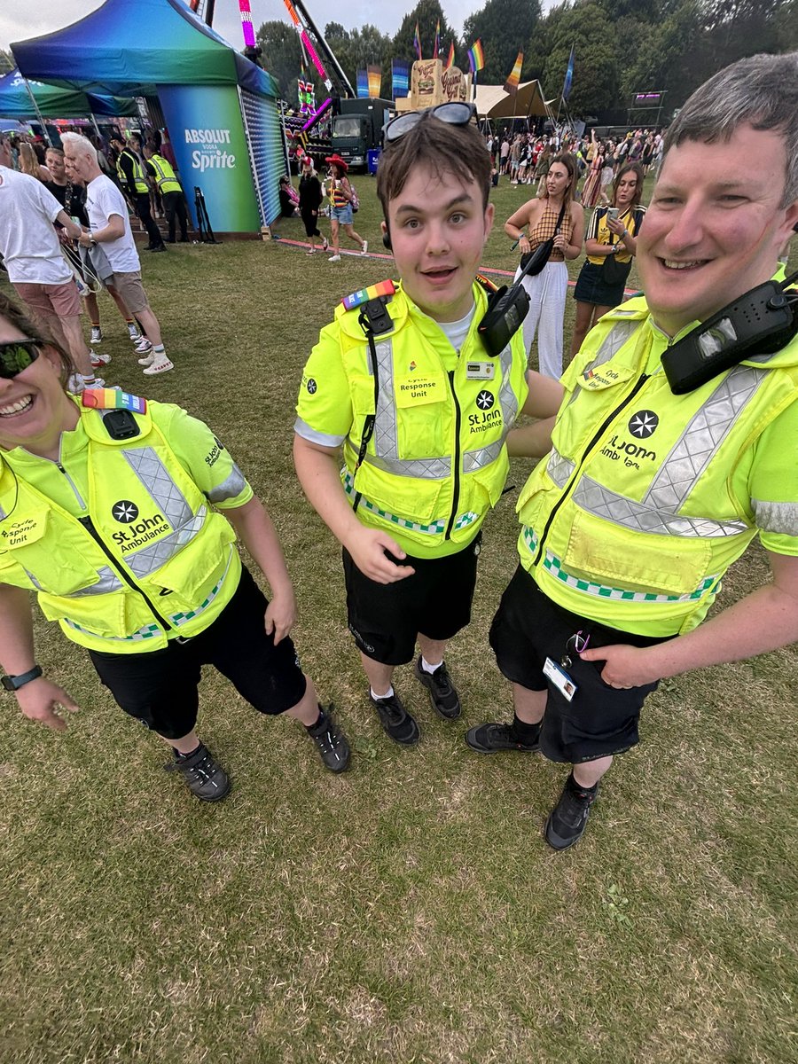 HildrewSpencer's tweet photo. Amazing first day of pride being Team leader for SJA CRU Teams, 
Amazing teams, amazing vibes and best mates 🚴🚴🩺 https://t.co/CVT5cGAJIq