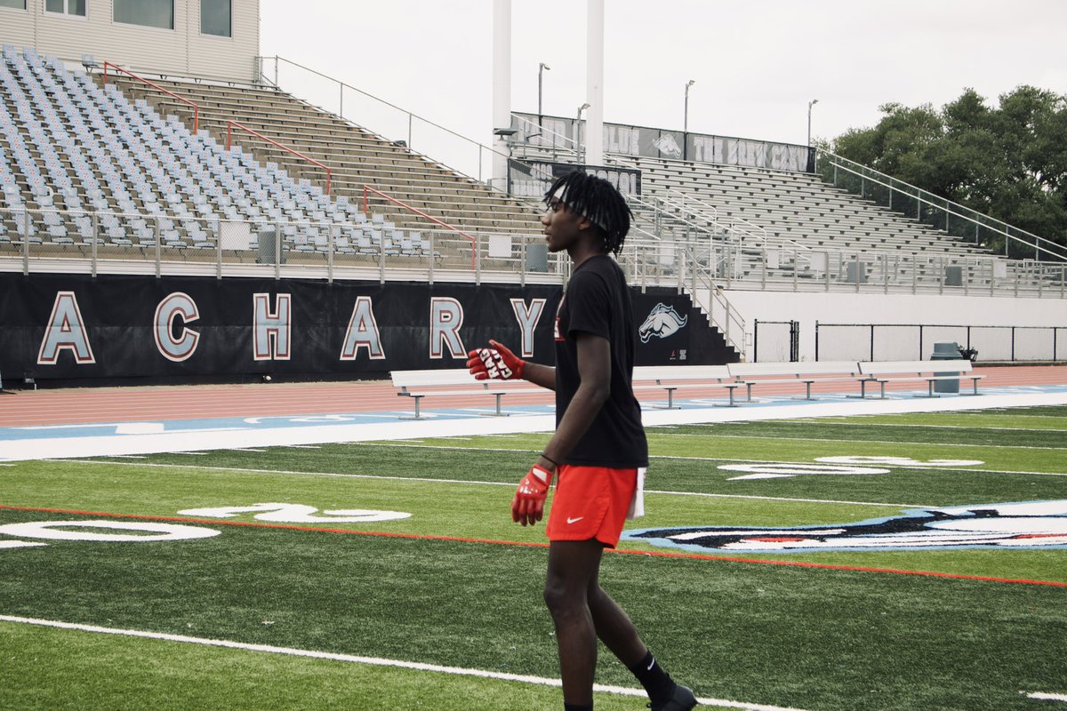 KristionBrooks4's tweet photo. Were Working!! First Game Aug 22nd! #JrsznLoading #Moreworktobedone! https://t.co/DKfX6SY2fL