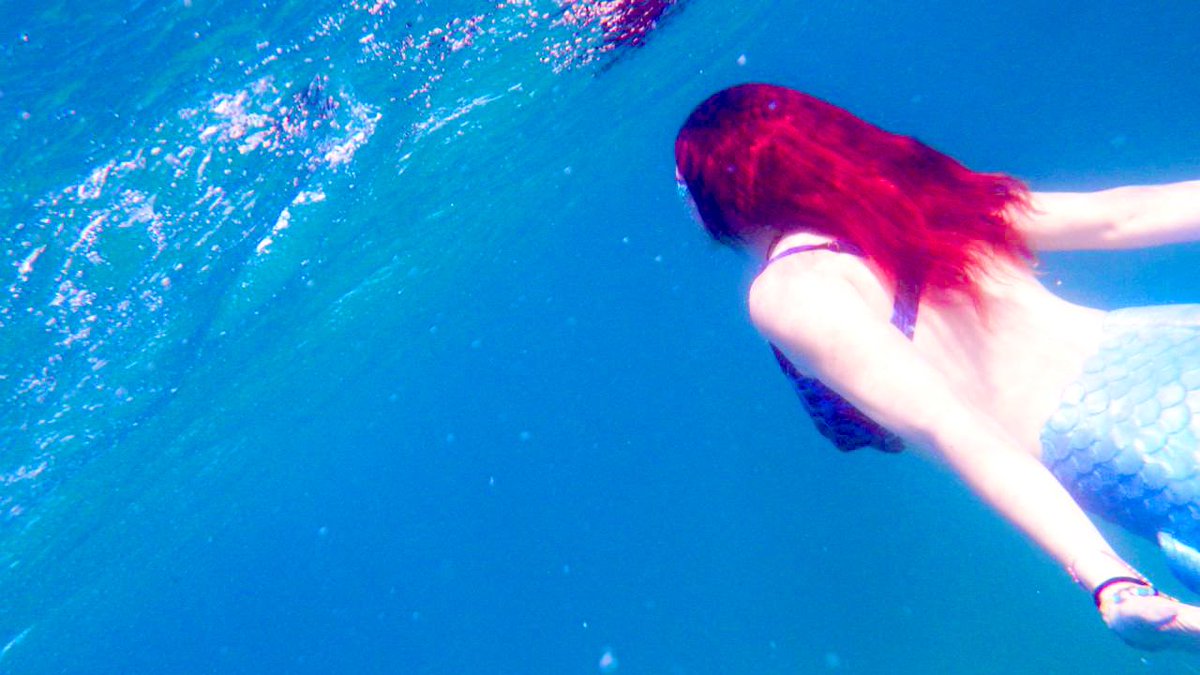 Mother ! Can you ear me ?  It’s me ! I’m back ! I’ll never leave you again ! 
I’m back home ! 
#merfur #mermaid #mermaiding