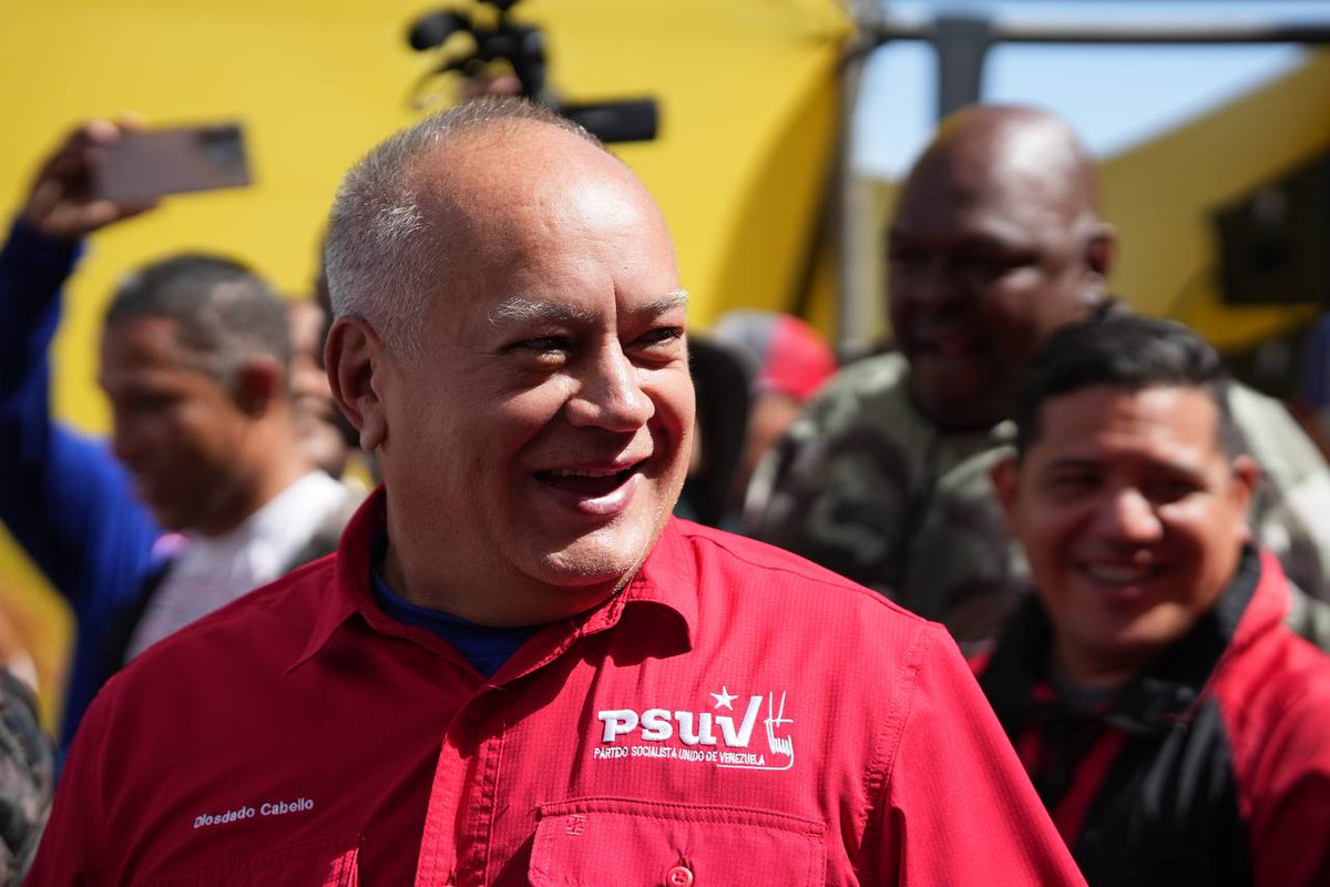 Con el Mazo Dando (@conelmazodando) on Twitter photo #ElPuebloQuiereJusticia CARACAS | #LoDijo Diosdado Cabello (<a href="/dcabellor/">Diosdado Cabello R</a>): Esta es una movilización hermosa en respaldo a la Revolución Bolivariana y a la decisión del Pueblo, refrendada por los escrutinios que emitió (CNE), pero sobre todo es un mensaje al mundo para que sepa que #ElPuebloQuiereJusticia CARACAS | #LoDijo Diosdado Cabello (<a href="/dcabellor/">Diosdado Cabello R</a>): Esta es una movilización hermosa en respaldo a la Revolución Bolivariana y a la decisión del Pueblo, refrendada por los escrutinios que emitió (CNE), pero sobre todo es un mensaje al mundo para que sepa que