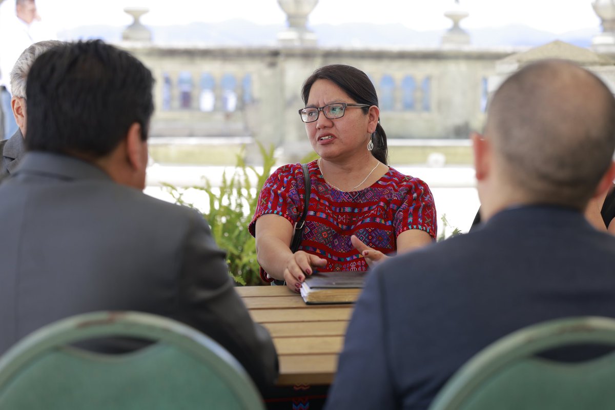 GuatemalaGob's tweet image. ¡Seguimos coordinando grandes avances! ✔️ Gobernadores y alcaldes de distintos departamentos participan en las Mesas de Diálogo impulsadas por la @SCEPgt para fortalecer el #Siscode. 🤝

Con mejores decisiones y soluciones para nuestras comunidades, Guatemala sale adelante. 🇬🇹