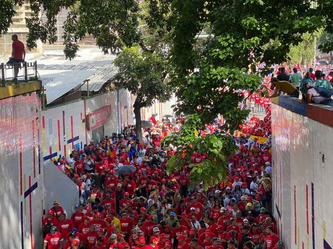 Instituto Venezolano de los Seguros Sociales (@somosivss) on Twitter photo En diferentes regiones del país, se llevó a cabo la Gran Marcha por La Paz y en respaldo al mandatario Nicolás Maduro Moros.
#PaisDeOchoEstrellas
<a href="/NicolasMaduro/">Nicolás Maduro</a> <a href="/delcyrodriguezv/">Delcy Rodríguez</a> <a href="/MagaGutierrezV/">Magaly Gutiérrez Viña</a> En diferentes regiones del país, se llevó a cabo la Gran Marcha por La Paz y en respaldo al mandatario Nicolás Maduro Moros.
#PaisDeOchoEstrellas
<a href="/NicolasMaduro/">Nicolás Maduro</a> <a href="/delcyrodriguezv/">Delcy Rodríguez</a> <a href="/MagaGutierrezV/">Magaly Gutiérrez Viña</a>