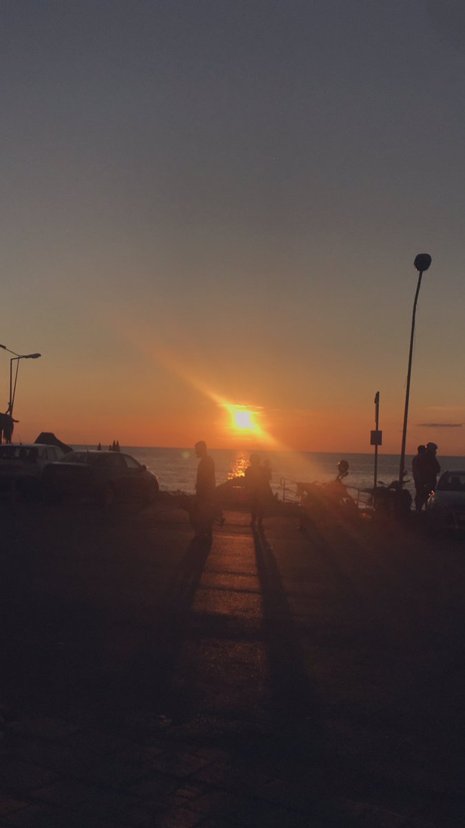 🌅