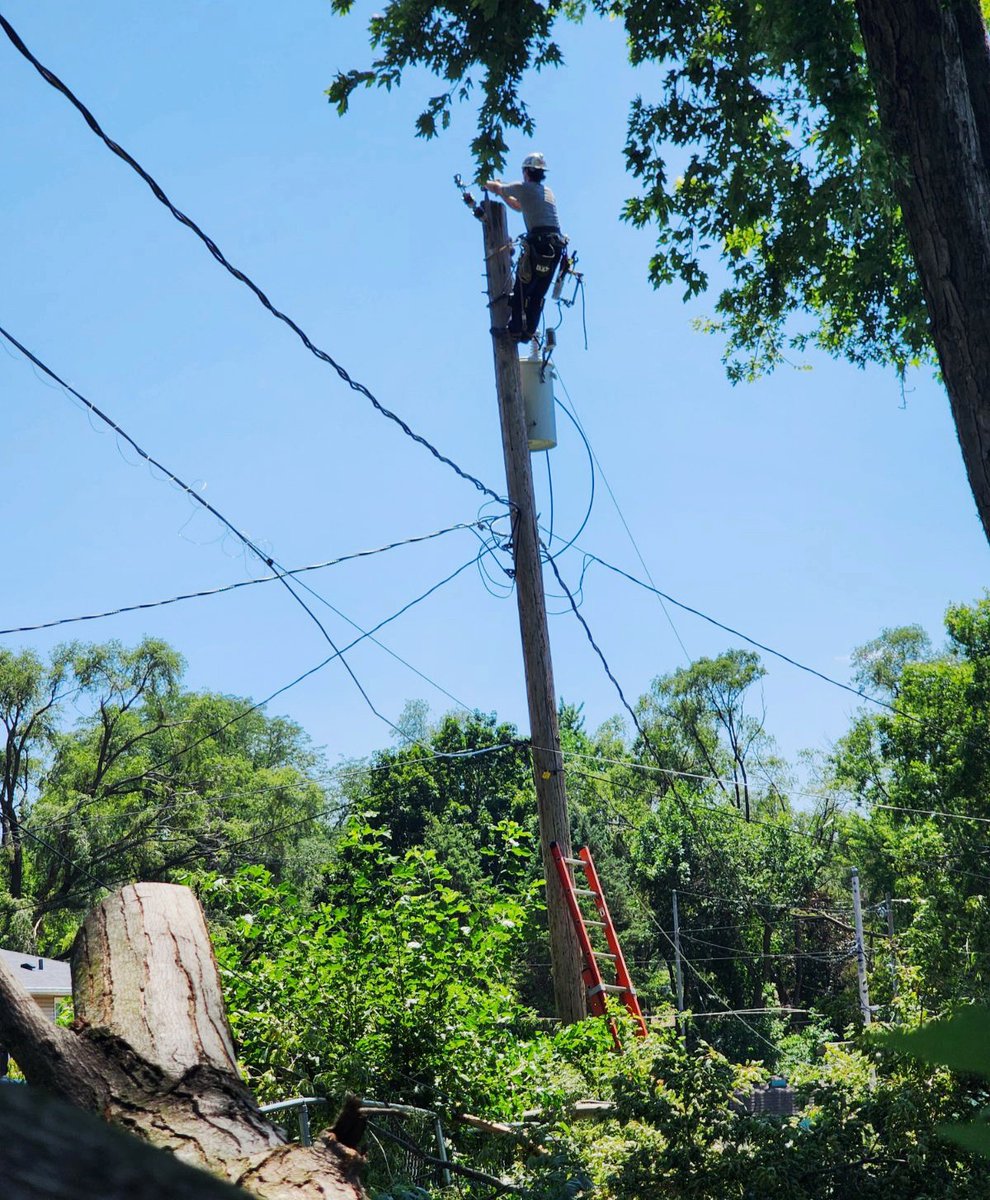 OPPDCares's tweet photo. Power restoration continues following Wednesday’s storm. We’ve started sending recorded messages to customers with estimates for when power will be back. These estimates are based on current conditions &amp; are subject to change. 

For further info, visit https://t.co/WViZPAWXIa https://t.co/ESppf7pBRo