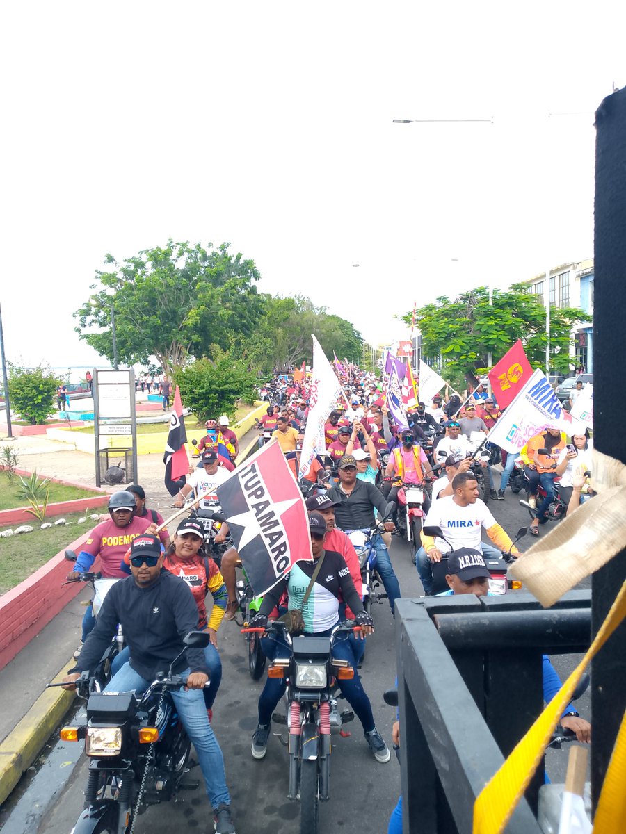 ¡TUPAMARO PRESENTE Y SIEMPRE CONSECUENTE!

En el municipio <a href="/angostura0riMRT/">Angostura Del Orinoco MRT2</a> nuestra tropa rebelde se moviliza por la paz, en la Gran Marcha en apoyo a nuestro presidente <a href="/NicolasMaduro/">Nicolás Maduro</a>.

#PaisDeOchoEstrellas
