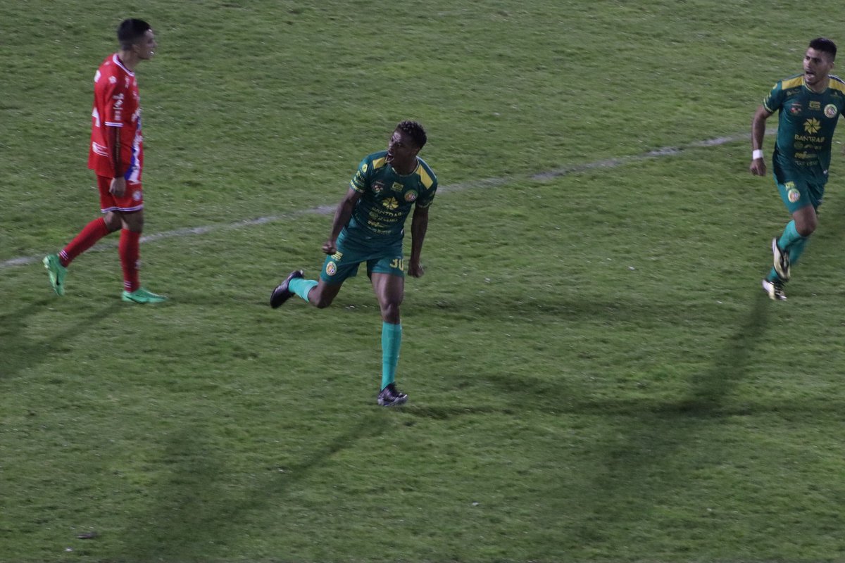EU_Xela's tweet photo. #Apertura2024 
Min. 82' ¡GOL DE MARQUENSE! Anotación de Rincon Teixeira
Xelajú MC 🐏 2-1 Marquense 🦁
Vía @wgcolloy 
#EUXela https://t.co/bo8qOGFzn1