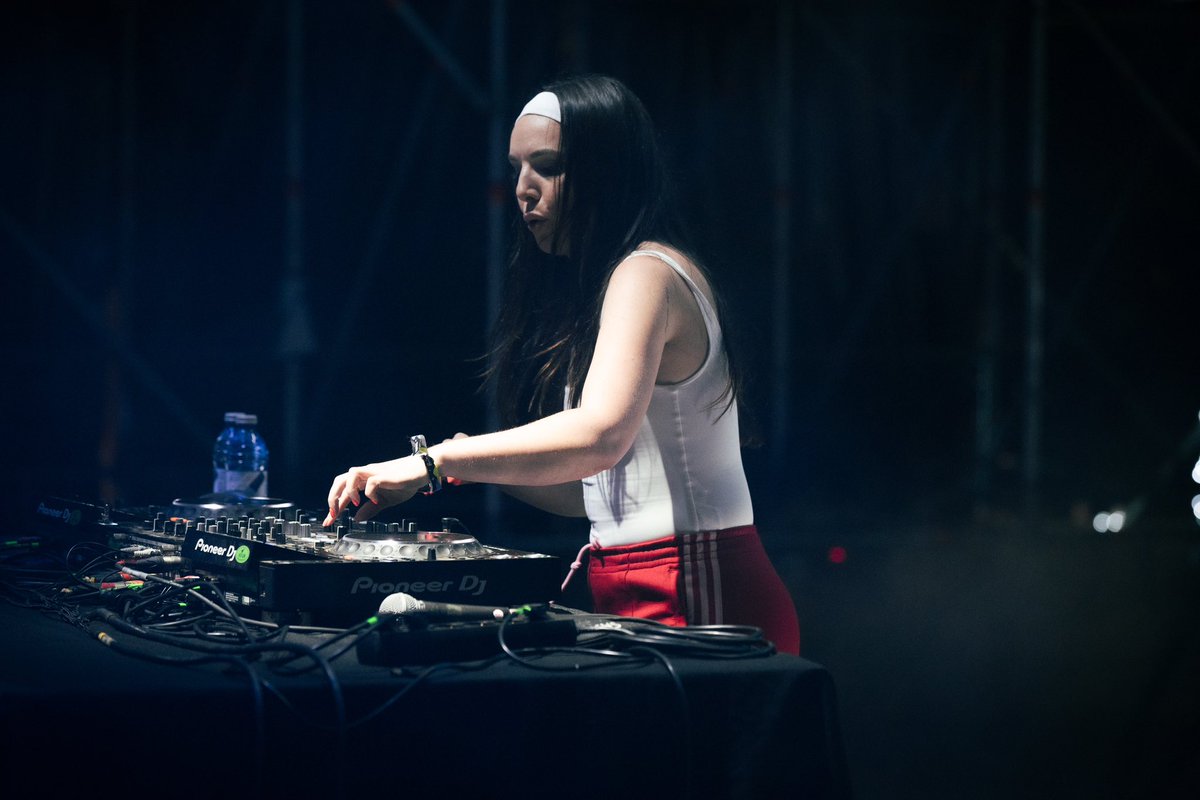 sonriasbaixas's tweet image. A tía máis chula de todo o panorama, @InesRisotas, puxo o broche final a este #SonRíasBaixas2024 cun hit detrás de outro 🪩✨

Escenario @festgalicia @camino_xacobeo @culturaxunta 

#FestGalicia #Agadic #Xacobeo #SonRíasBaixas2024