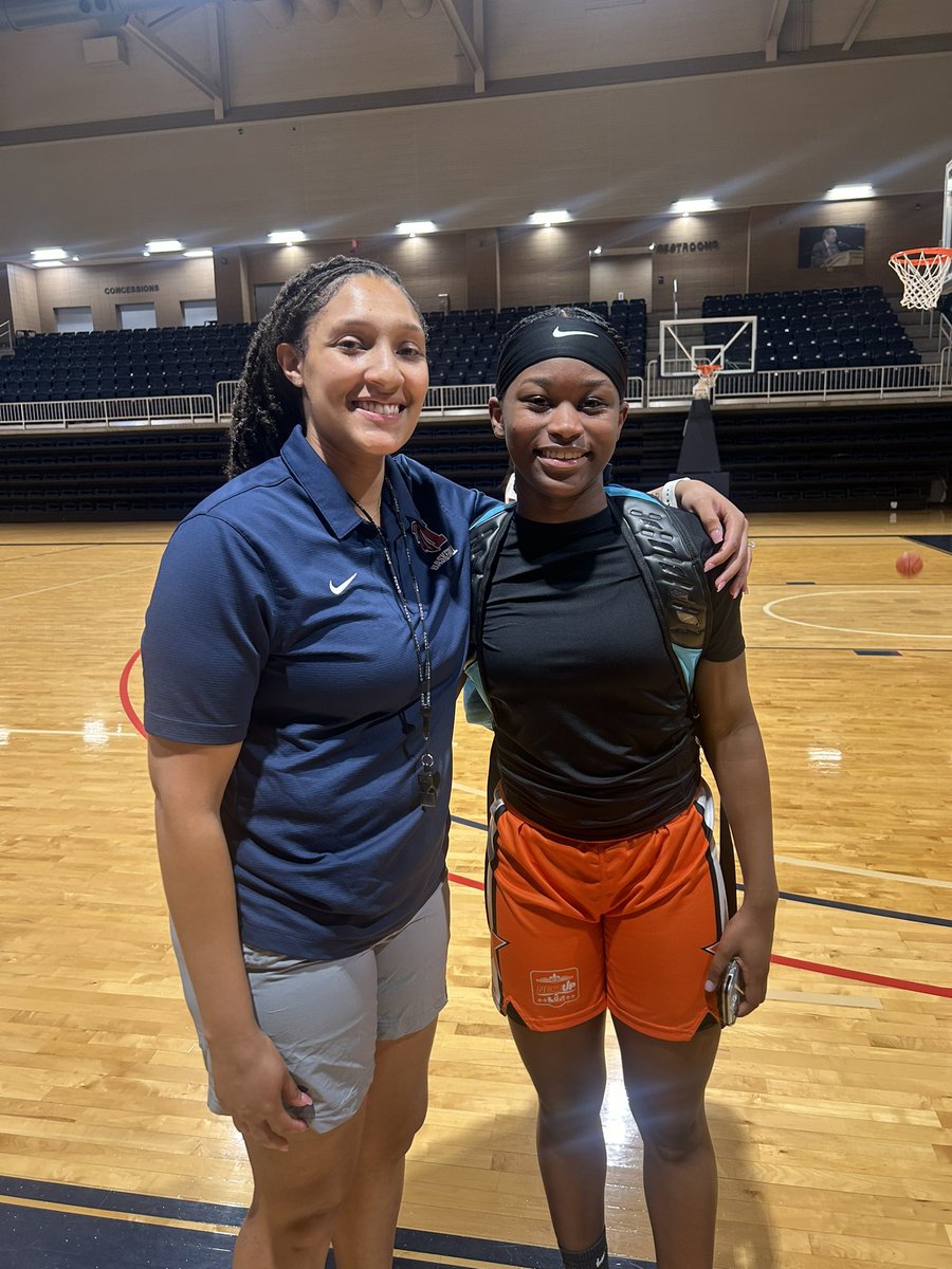 BreWard2026's tweet photo. I had a great time at the @LetsGoICCWBB Elite Camp. It was fun and a chance to learn and compete against some talented players. It was a really good experience. Thank you for the feedback and the opportunity to work on my game. @BlkRain696 @GarlandJWard1 https://t.co/vLV56Vkx7h