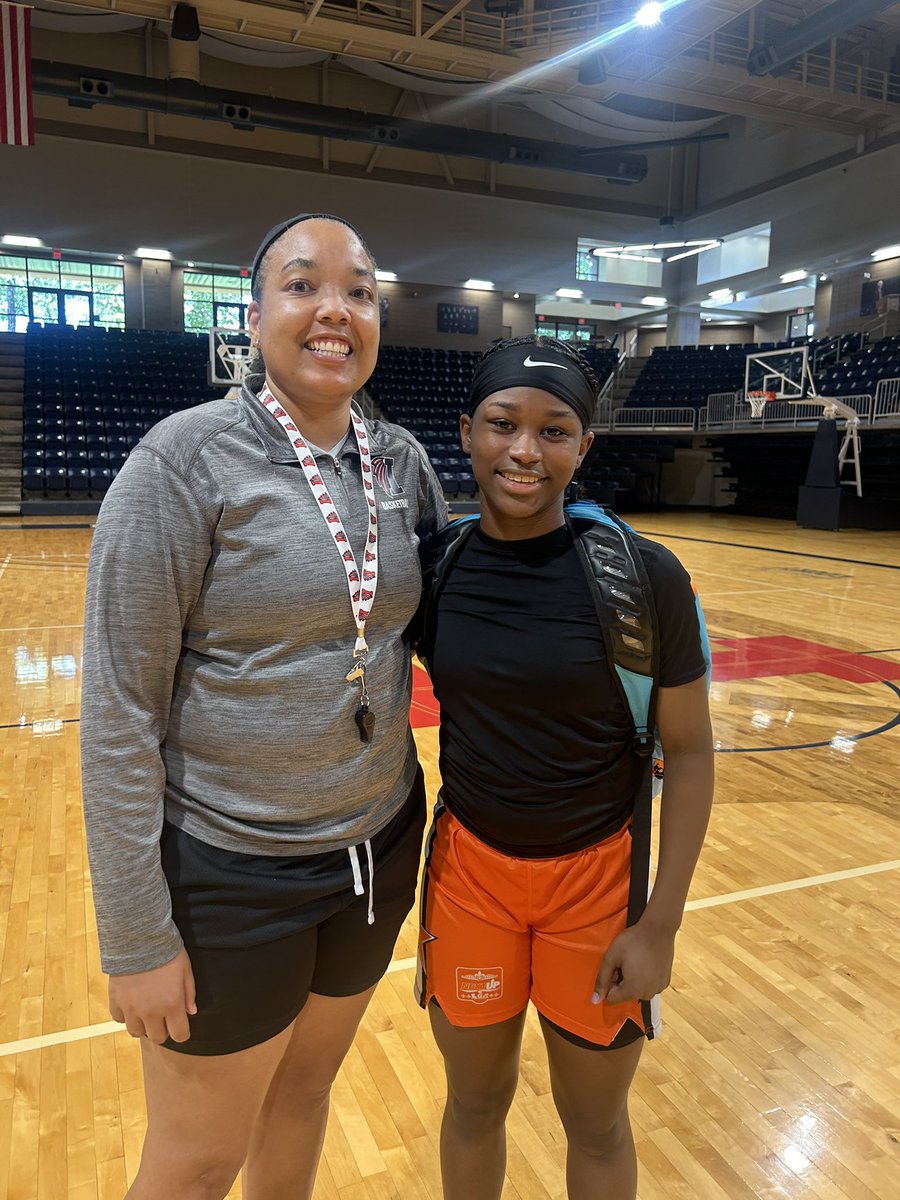 BreWard2026's tweet photo. I had a great time at the @LetsGoICCWBB Elite Camp. It was fun and a chance to learn and compete against some talented players. It was a really good experience. Thank you for the feedback and the opportunity to work on my game. @BlkRain696 @GarlandJWard1 https://t.co/vLV56Vkx7h