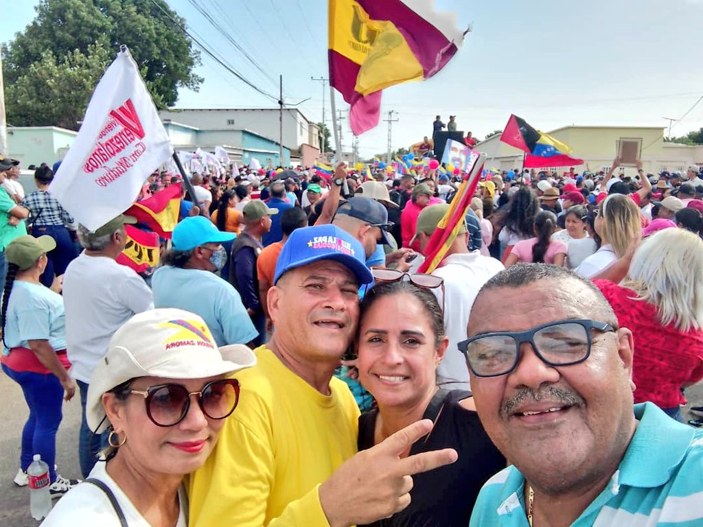 Inti_Falcon's tweet image. Desde Santa Ana de Coro, los trabajadores del sector agrario dicen presente a la Gran Marcha Nacional por la Paz y en apoyo al presidente constitucional @NicolasMaduro, pedimos respeto a la Soberania Nacional y rechazamos acciones fascistas a la patria.
#PaísDeOchoEstrellas