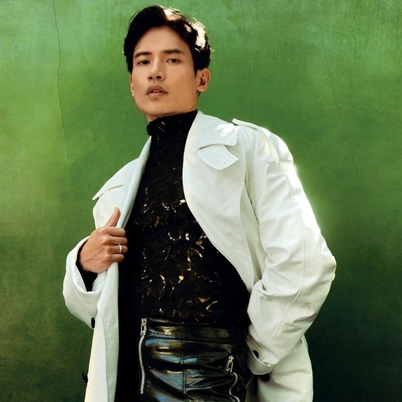 belllmonts's tweet photo. hear me out: manny jacinto as a powerful vampire lord and dev patel as a skilled vampire killer tasked with hunting him down. both are obsessed with each other https://t.co/GbRR0s0pPT