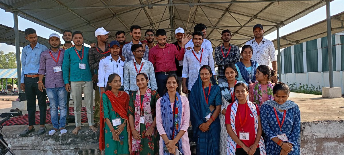 मध्यप्रदेश के जनसेवा मित्रो के साथ धोका किया है बीजेपी सरकार नें मध्य प्रदेश के युवा पूछते है की कहा गयी मामा जी आपकी बड़ी बड़ी बाते और कहा गए मोहन जी आपकी वो बाते आप कहते थे की कोई भी योजना बंद नहि होंगी
#USEandTHROW 
#जनसेवामित्रस्थाईरोजगार 
<a href="/ChouhanShivraj/">Shivraj Singh Chouhan</a> 
<a href="/DrMohanYadav51/">Dr Mohan Yadav</a>
101