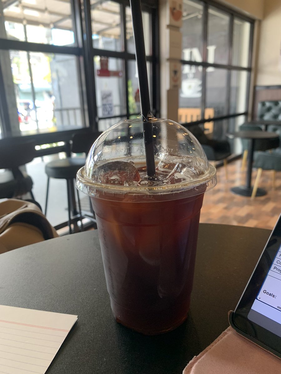 luvmaesm's tweet photo. study/ coffee date with my besties https://t.co/egWwocT70Y