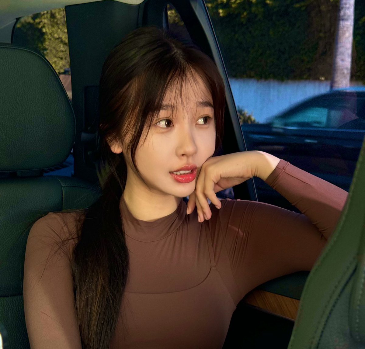 xinnamjeon's tweet photo. that’s my gf right there https://t.co/SGoL3f3J9V