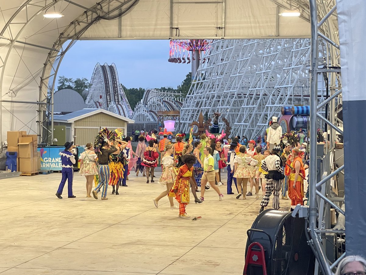 BuckeyeCoaster's tweet photo. Parade Float Storage &amp; Staging Area for the Grand Carnivale's Spectacle of Color Parade at @KingsIslandPR! 🎉

Check out this Behind the Scenes look! #KingsIsland #grandcarnivaleparade #grandcarnivale #buckeyecoasters #GOCC #kievents #ki2024 https://t.co/MmkzMaiV1Z