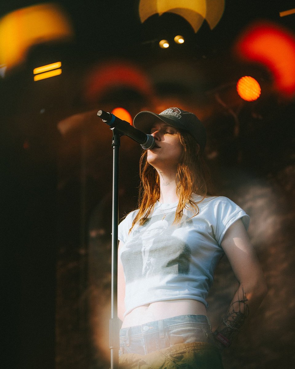 ethelsource's tweet photo. ethel cain live at lollapalooza photographed by kirby gladstein https://t.co/T1sijE3iin