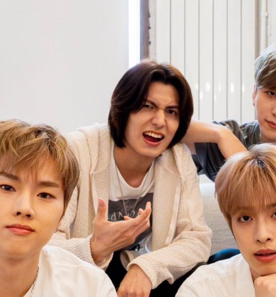 enemysway's tweet image. i dont think we will ever know what jooyeon is holding to this day