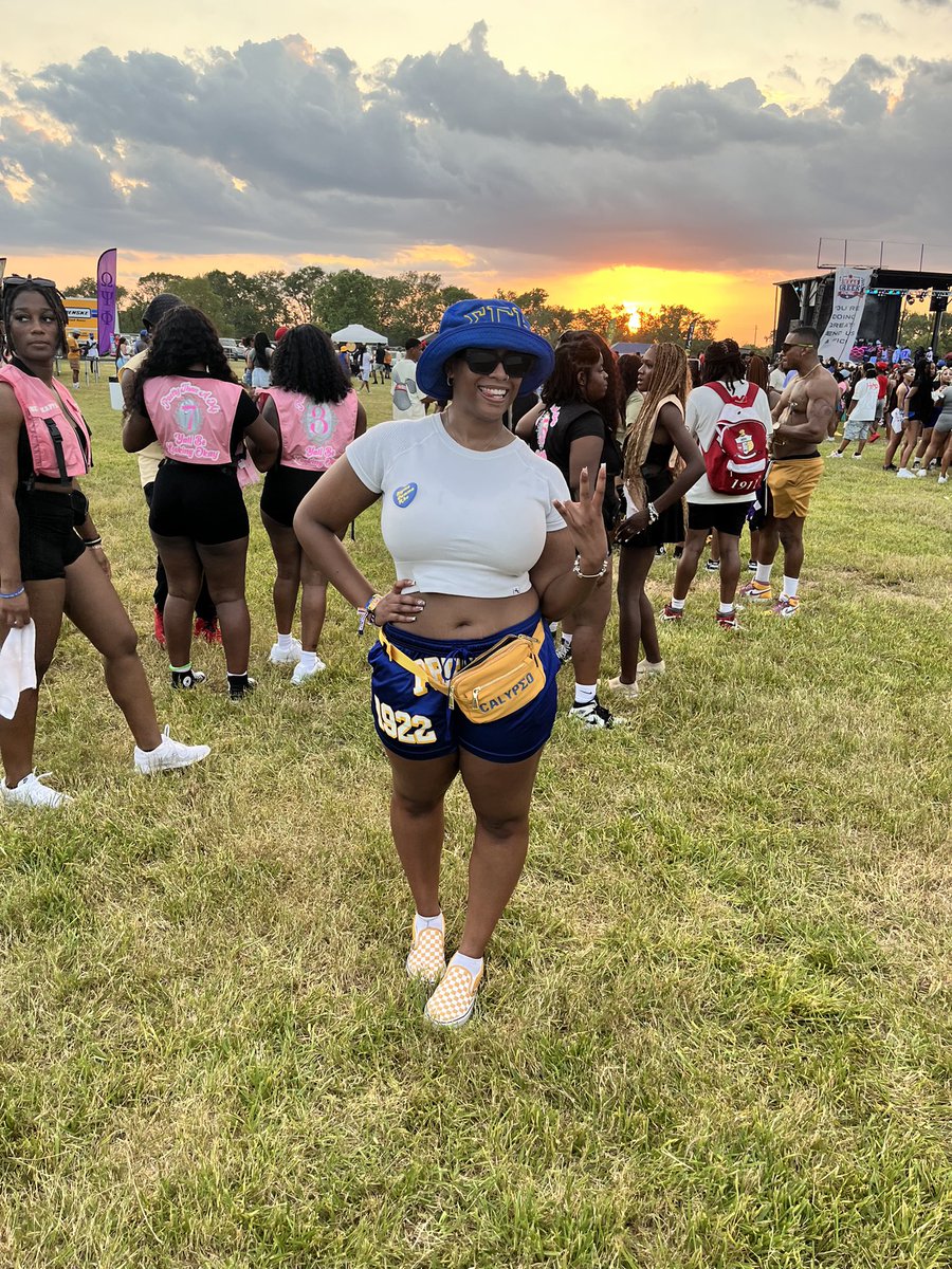 FLCapitalSGRhos's tweet photo. How could #MagneticΜΜΣofTallahassee Sorors pass up the Texas Greek Picnic while in Houston for Boule? They could not, and represented well. 

#TGP2024 #SGRhoBoule2024 #FLCapitalSGRhos #MoreMeaningfulService #OperatinginExcellence #WeCoverthePanhandle 💙🐩💛 https://t.co/QzEHPNK7be