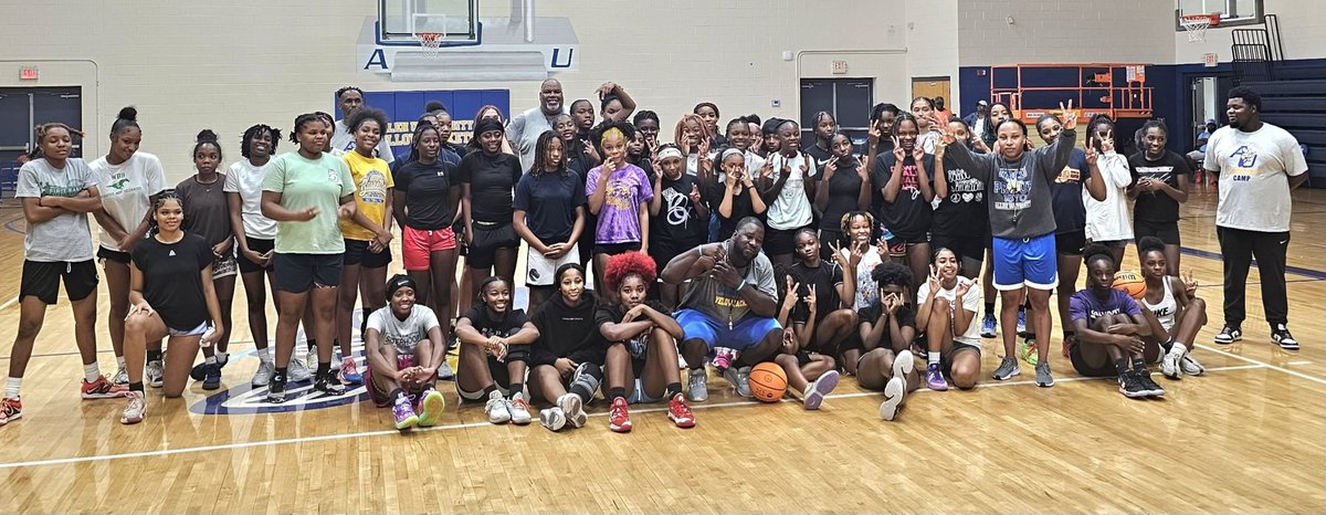 Elite Camp was a major success!!

Energy was ⚡️ 

Huge thanks to all the campers, parents and coaches for allowing the camp staff and myself to develop your kids! #OffersComingSoon💪🏽🫡