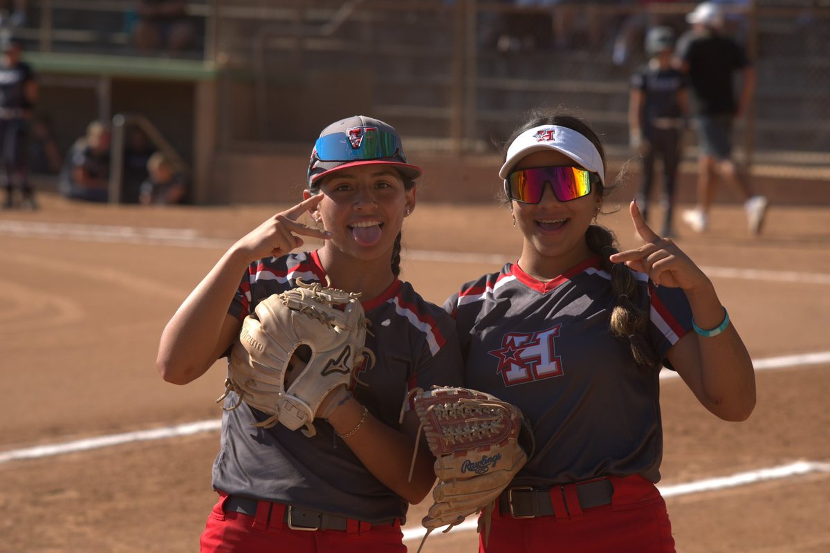 26AaliyahH's tweet photo. Love all the work we put in! Playing against top level teams. Can’t wait for the fall, let’s get it!!
@CSA_Athletes @LeeVelazquez06 @ednaudin @HotshotsNaudinV
#LeadershipMatters
#PlayersComeFirst
#HotshotsNation
#HotshotsNaudin
#BangBang
#BrickByBrick https://t.co/DJUGx83mst