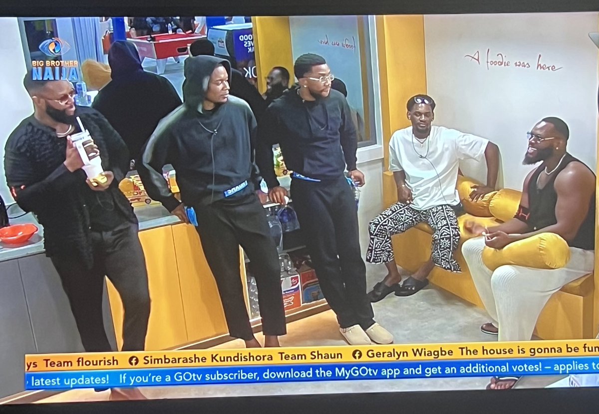 ComradeAtt's tweet photo. Sooj and Topher will not act on what Shaun said. Sooj is actually into Nelly and he will pursue it. Topher doesn’t look like someone who can play that game…
#Bbnaijas9 #bbnaija2024 #BBNaija https://t.co/S52PTXvZCw