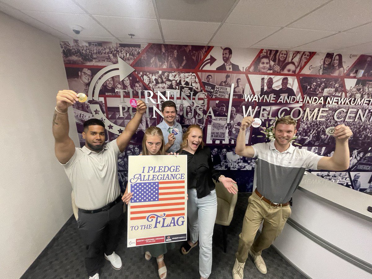 joearcher_'s tweet photo. New team, new headshot, big things coming 🔥👀 #TPUSA #Northbest
@Daltonadamm @ayoungbigsky @uhneti @RilieAshby @davidllamas_ @tpusastudents https://t.co/lHwknuYVsA