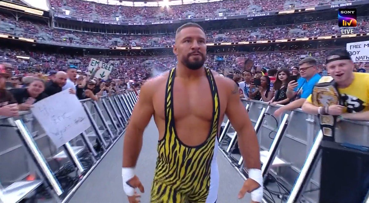 SKWrestling_'s tweet image. HERE COMES THE DAWGGGGG! ARF ARF 🗣️ 
#WWE #SummerSlam📷 #SummerSlamWithSK