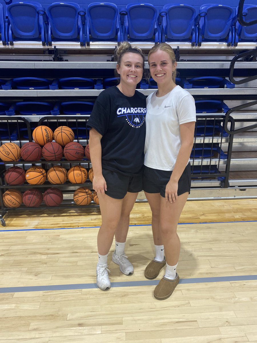 CharleeGEllis's tweet photo. Had a great time @UAH_WBB elite camp today! Thanks for hosting an awesome camp! https://t.co/tV7tpLjyZc