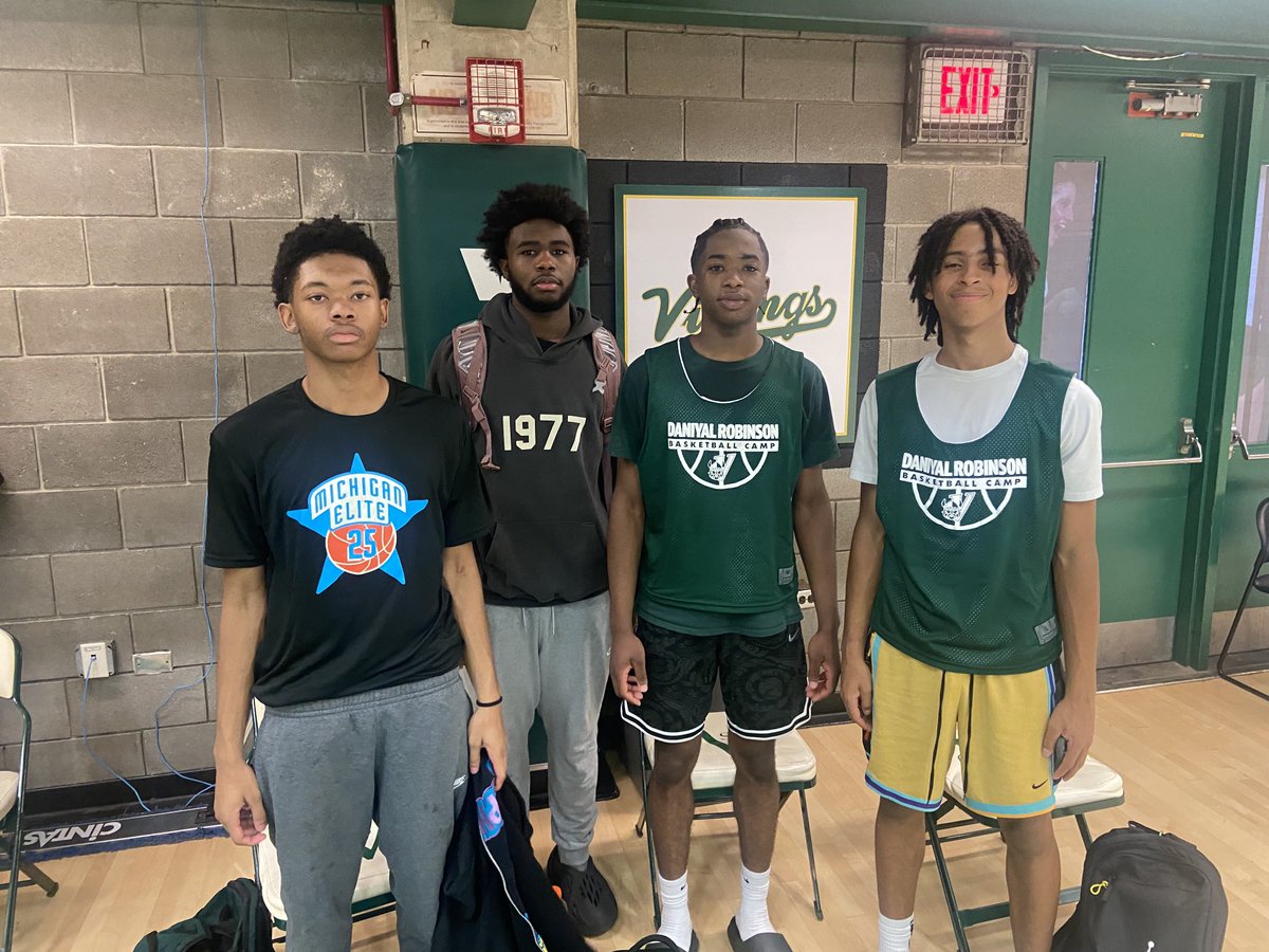Terry Lowe (@terrylowe32) on Twitter photo Playmakers at the Cleveland State Elite camp… all 4 of them prove they belonged…. <a href="/PlaymakerHoops/">Michigan Playmakers</a> Playmakers at the Cleveland State Elite camp… all 4 of them prove they belonged…. <a href="/PlaymakerHoops/">Michigan Playmakers</a>