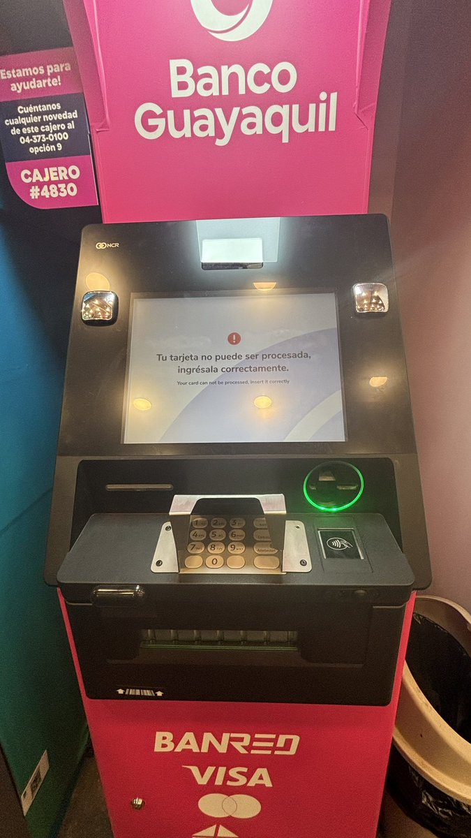 say_lemos's tweet photo. Este cajero de @BancoGuayaquil se quedó con mi tarjeta. Llamé para ver si me podían ayudar y sólo dijeron: Bloqueé la tarjeta. Ni un mil disculpas por el inconveniente, ni nada más!
Ahí se quedó la tarjeta. Tengan cuidado cuando vayan a este cajero en el Listo de la Eloy Alfaro. https://t.co/MfUNkCJ1ab
