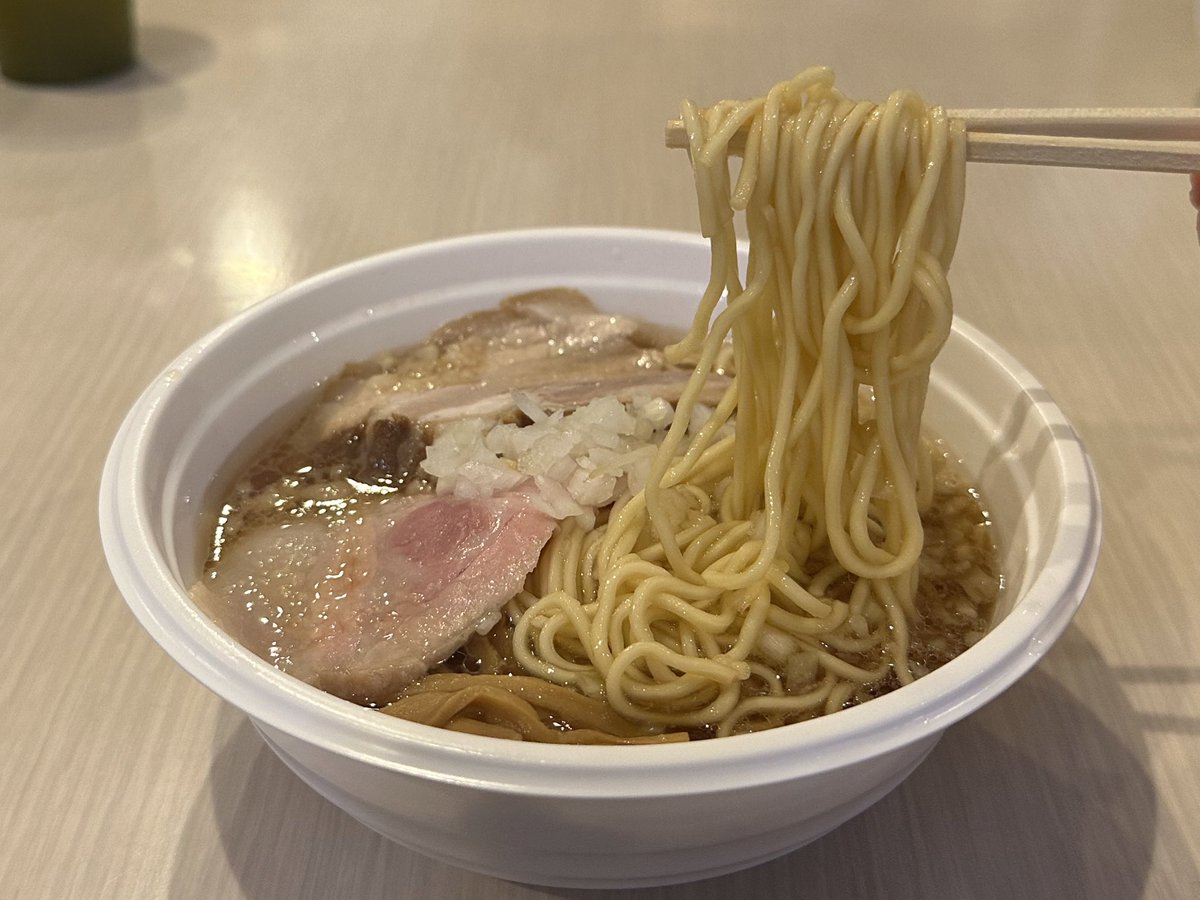maaminraamen's tweet image. おはようございまーみん☀️

昨日は八王子ラーメン百豚🐖✨
ありがとうございまーみんでした❤️

ステージや厨房にも立たせていただいたり、
貴重な経験をさせていただきました🍜

たくさんのなかまーみんが来てくれて、
とっても嬉しかったです☺️