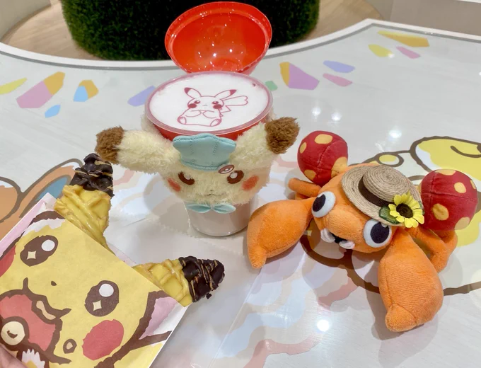 そういえば初日に行ったピカチュウスイーツカフェあげるの忘れてたね、パラスちゃんあとピザ 