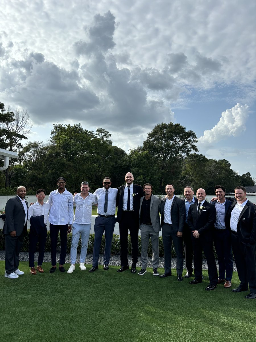 Wedding day for our guy <a href="/Rem_Bakamus/">Rem Bakamus</a>! Big congrats! 💍