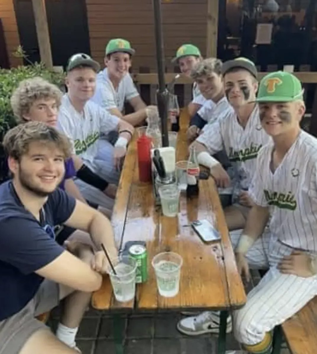 JohnInMem's tweet image. For the second time this summer, we’re heartbroken.