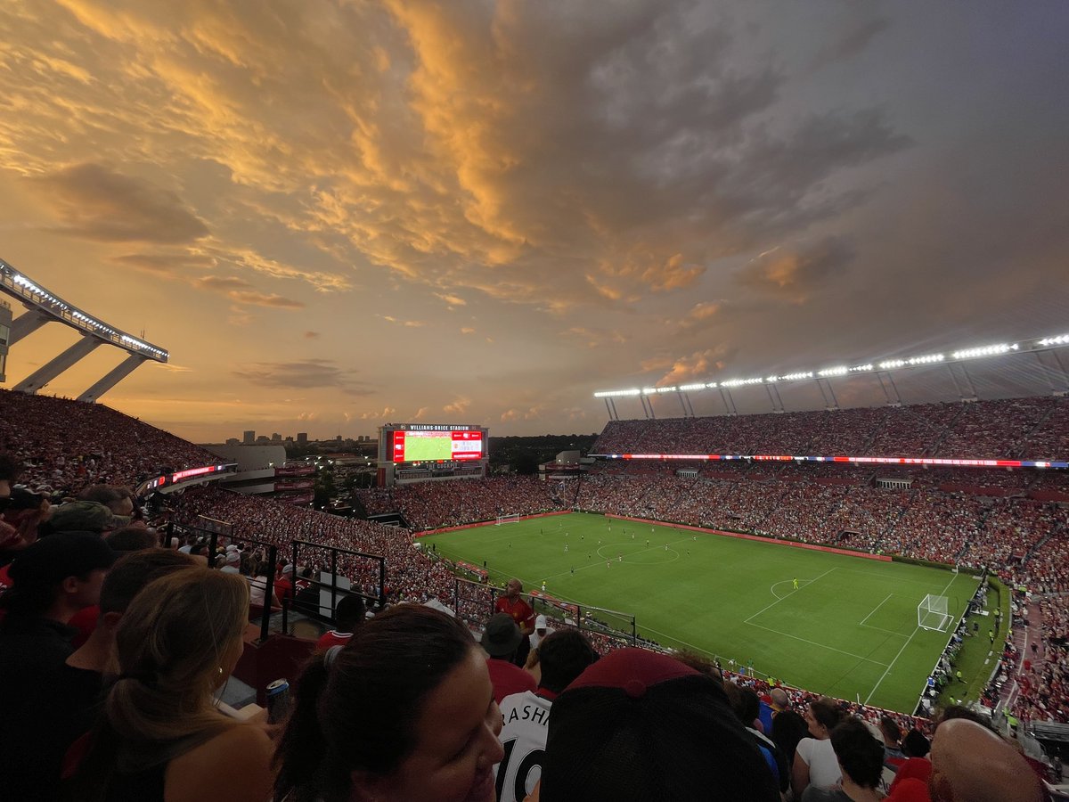 GamecockFB's tweet photo. Under a Carolina Sky 🤙 https://t.co/WANfu7WL4O
