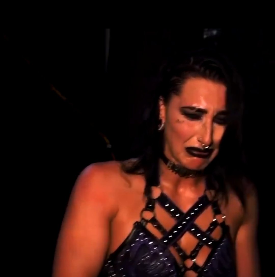 AlexNoir_real's tweet photo. Although Rhea isn't innocent....I Still feel her pain after what happened π
#RheaRipley #RRBT #SummerSlam #WWESummerSlam https://t.co/YVssH0Bnpb