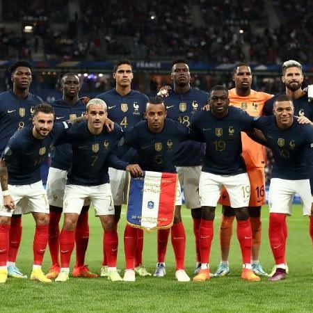 jaciokoto's tweet photo. Se não fossem os pretos, a frança nem seria tão forte assim. https://t.co/d6mjUljyt0