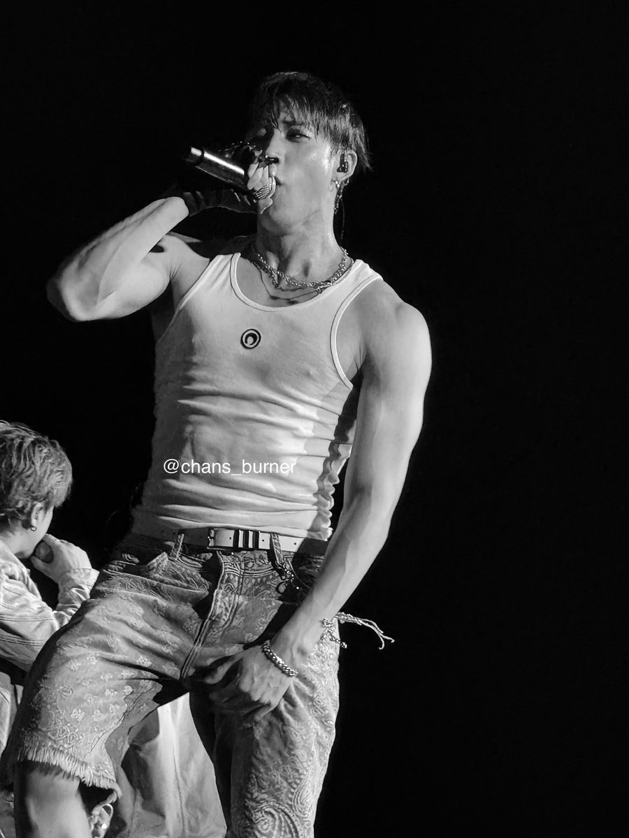 BangChan pics 𖤐 (@bchanpic) on Twitter photo 