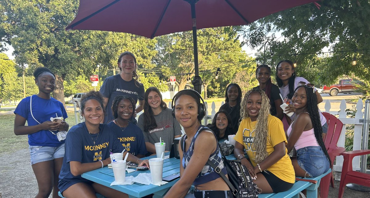 McKinney Girls Track met up for some back to school team bonding at Funky Munky Shaved Ice💙💛