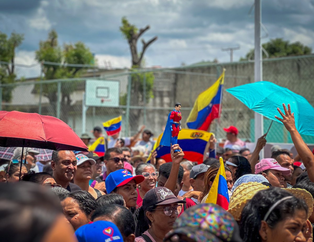 johanitakenpo's tweet photo. #TunTunLlegóLaPaz En #Mariño también rechazamos la violencia, el fascismo y el odio de los apellidos. Somos un Pueblo de paz y amor por eso desde la tierra del Samán de Güere junto a nuestras estructuras del @PartidoPSUV reportamos sintonía a @ConElMazoDando mi capitán @dcabellor https://t.co/FIDfvCpqBW