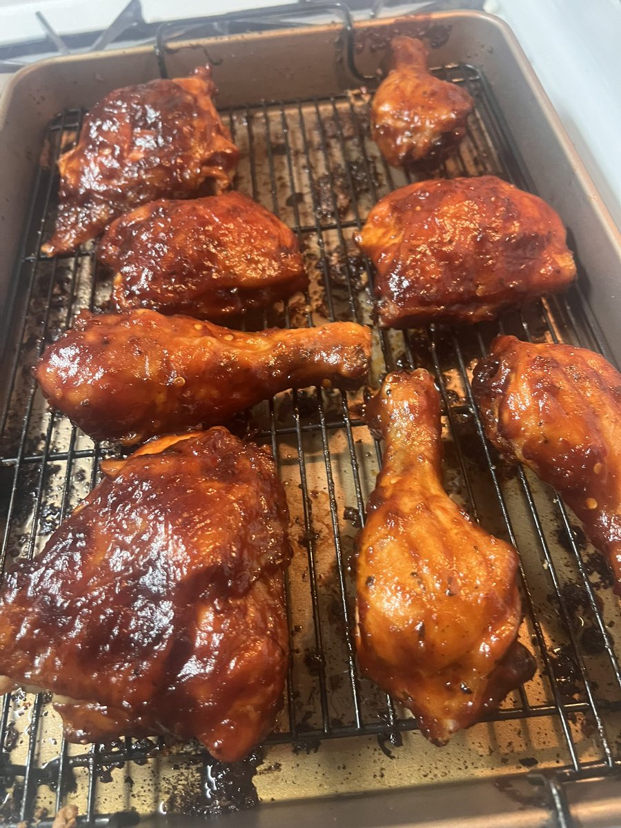 diertheone's tweet photo. Bbq chicken. Came out awesome. https://t.co/q8SGNJkcoz